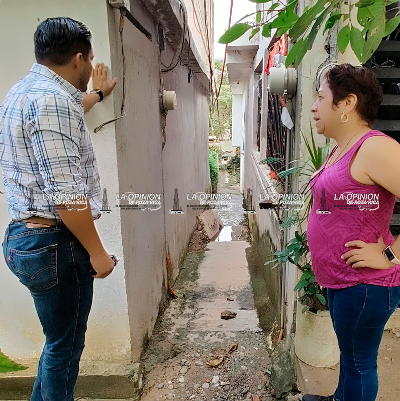 Viven entre pestilentes aguas de drenaje en Arroyo del Maíz