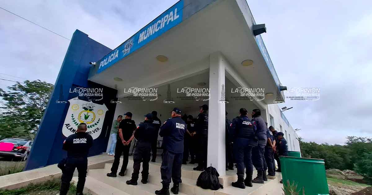 Arremete alcaldesa contra los policías