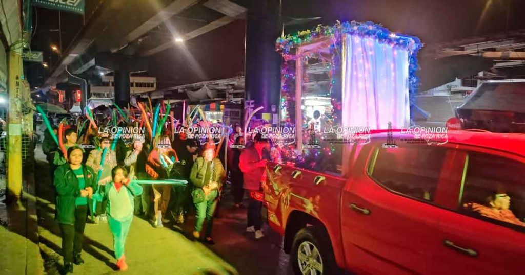 Locatarios del mercado PR desbordan su fe en la Virgen María