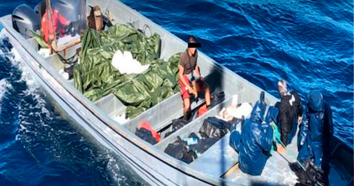 Hallan toneladas de sustancias granuladas sobre la mar Hallan toneladas de sustancias granuladas sobre la mar