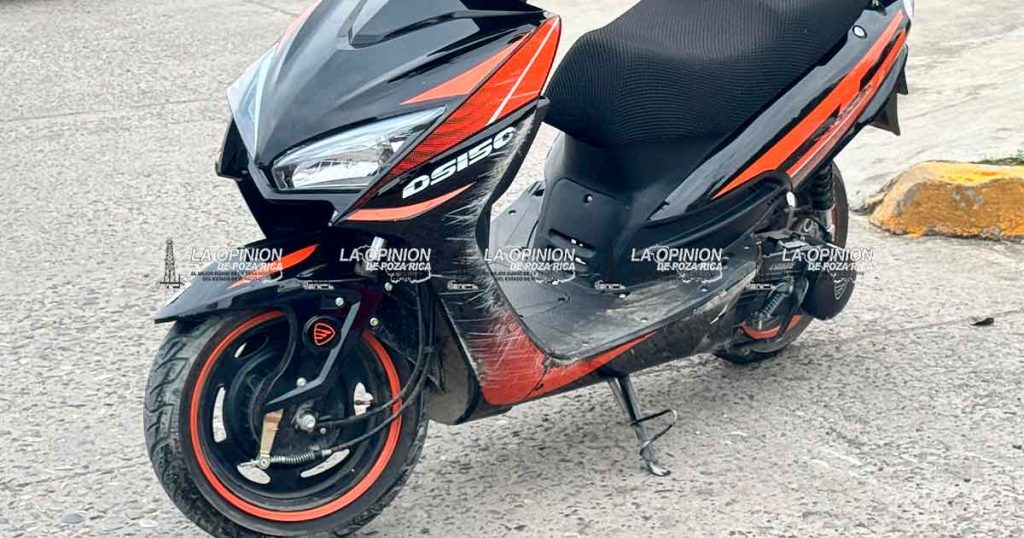 Derriban biker en calle Puebla, ruletero le dio por detrás Derriban biker en calle Puebla, ruletero le dio por detrás