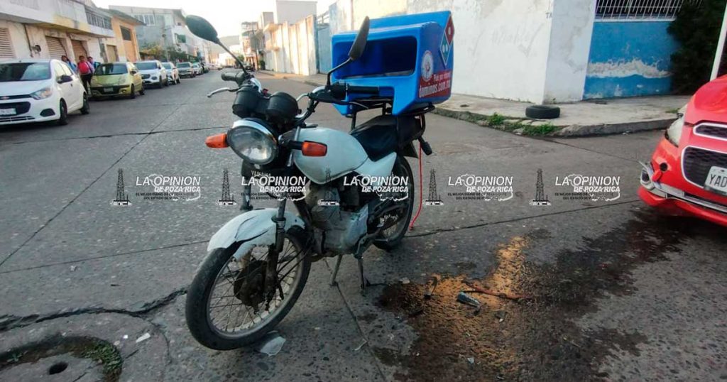 Derriban a repartidor motorizado Derriban a repartidor motorizado