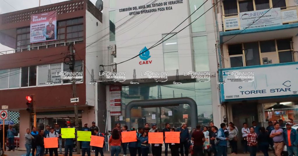 Manifestación en CAEV; les deben fondo de ahorro desde hace 6 años