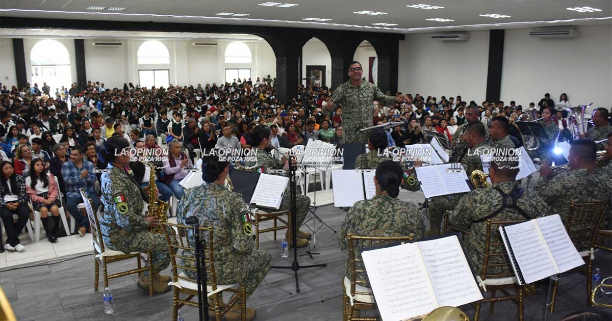 Se presenta con éxito Banda Militar de Música Se presenta con éxito Banda Militar de Música