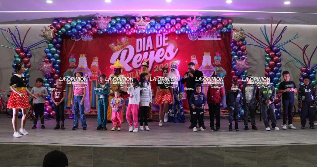 Disfrutan niños con Festival Día de Reyes Disfrutan niños con Festival Día de Reyes