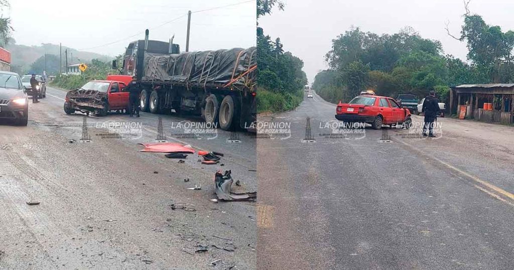 Camioneta vs Tsuru en Totomoxtle