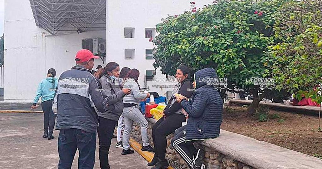 Reparten alimentos a grupos vulnerables