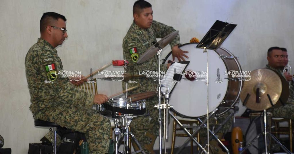 Se presenta con éxito Banda Militar de Música