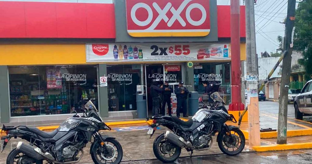 ¡Atracan de nuevo un OXXO!