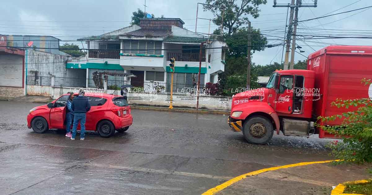 ¡Le dio un “recargón”! ¡Le dio un “recargón”!