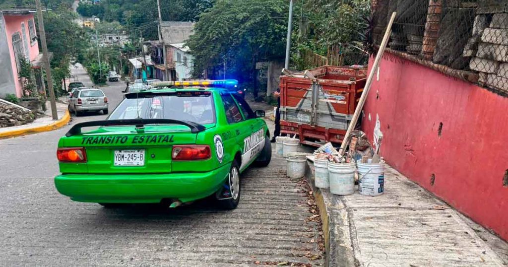 Sufrió una falla mecánica y se impacta contra un domicilio