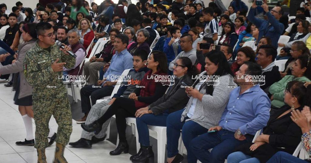 Se presenta con éxito Banda Militar de Música