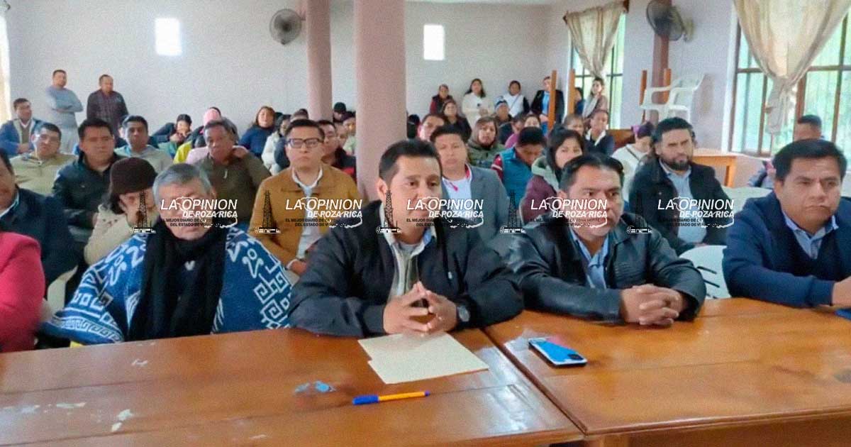 Se pronuncian maestros de educación indígena Se pronuncian maestros de educación indígena