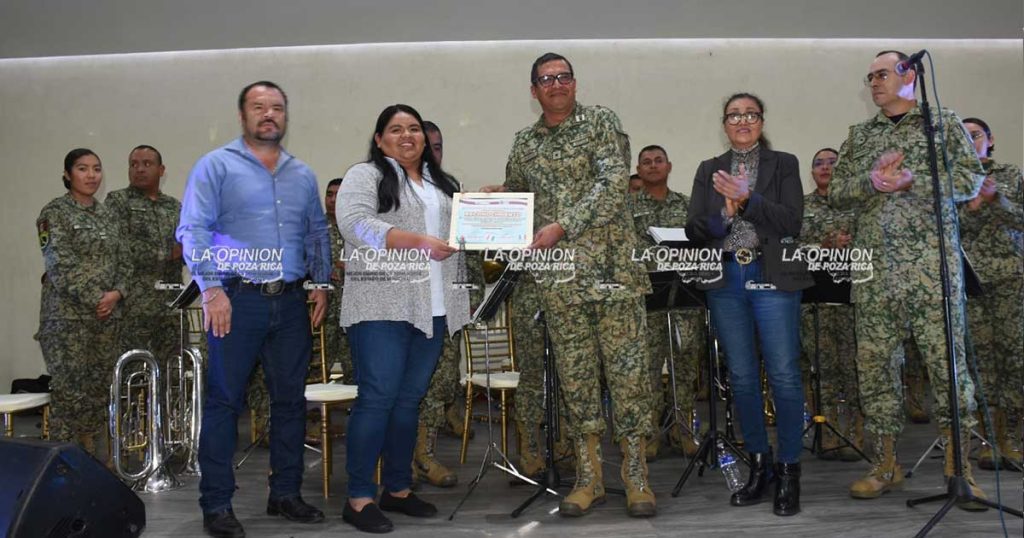 Se presenta con éxito Banda Militar de Música