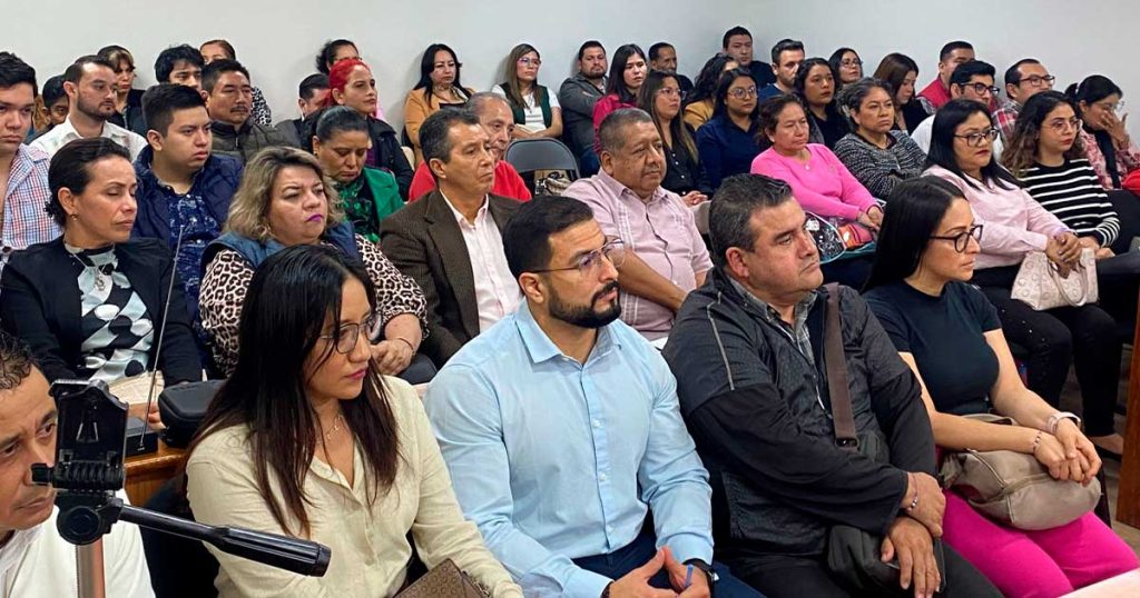 Magistrados imparten conferencia Magistrados