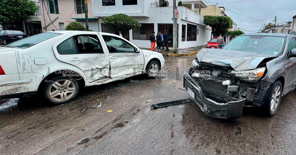 ¡Encontronazo tras vuelta prohibida!
