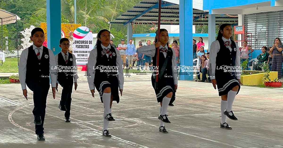 Muestran disciplina en concurso de escoltas