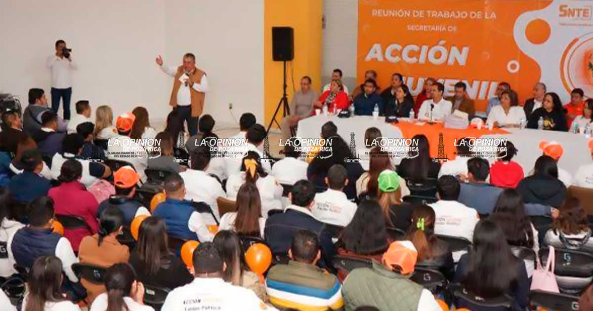 Sección 32 del SNTE pide apoyo a Rocío Nahle para cubrir plazas de docentes