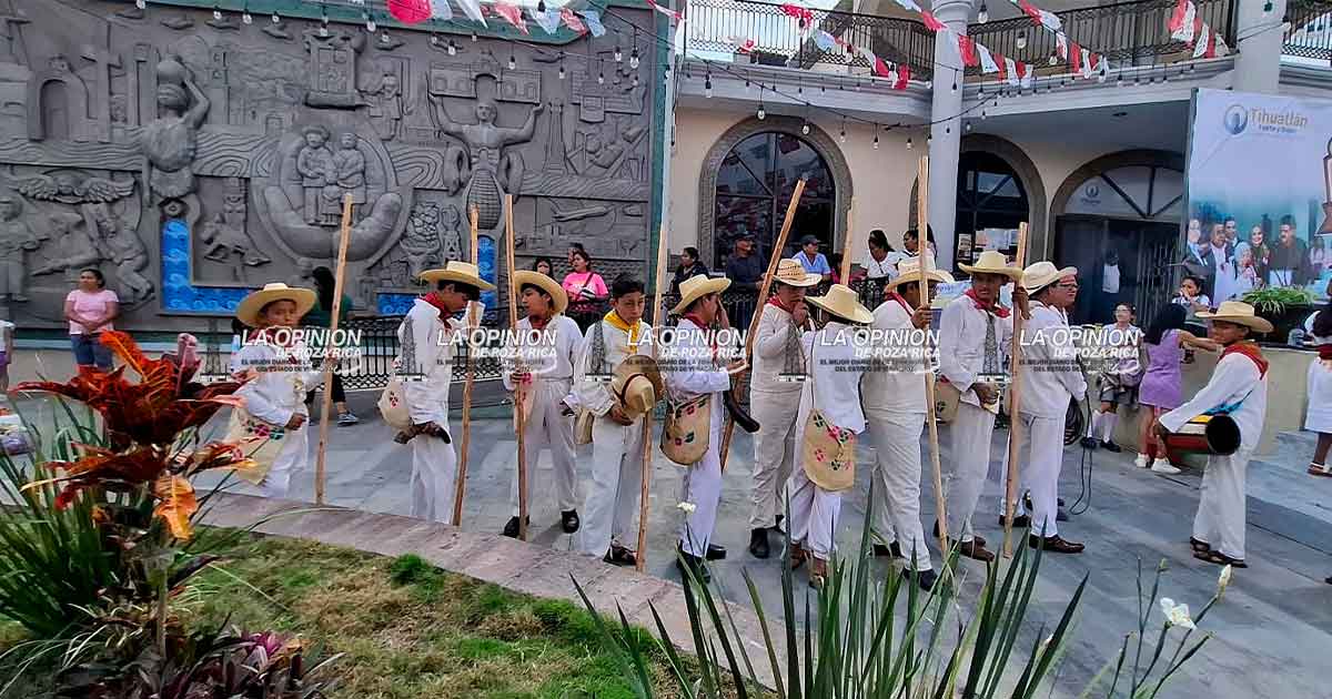 Proponen “Escuelitas de náhuatl y totonaca”