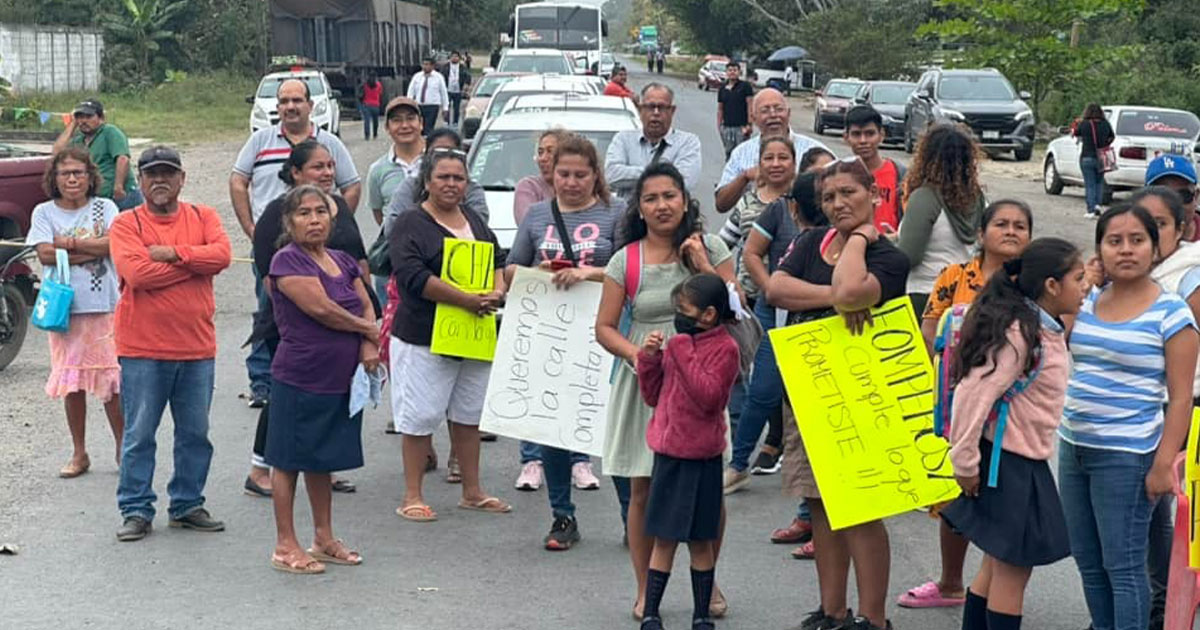 Cierran paso en la vía Álamo-Tuxpan