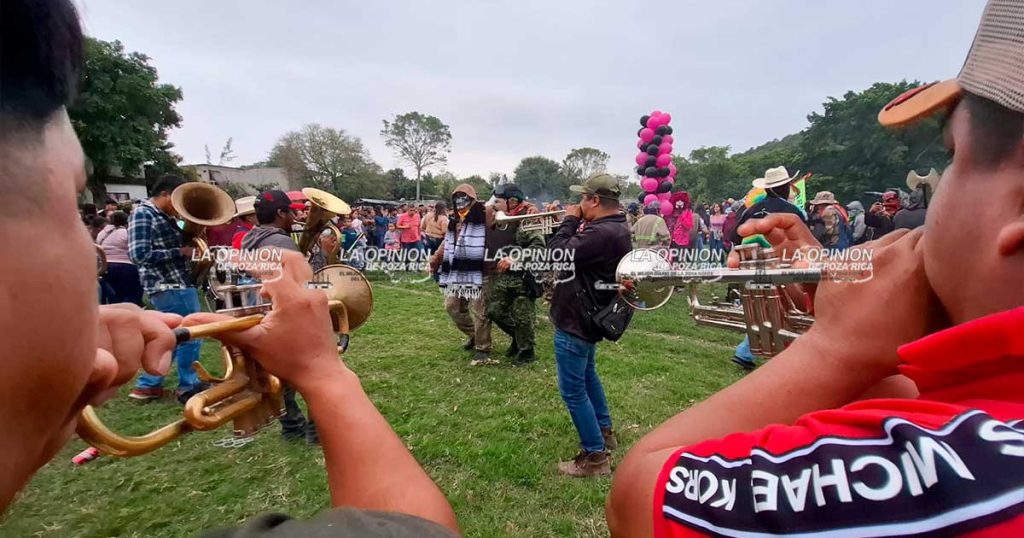 Celebran 73 años de carnaval tradicional