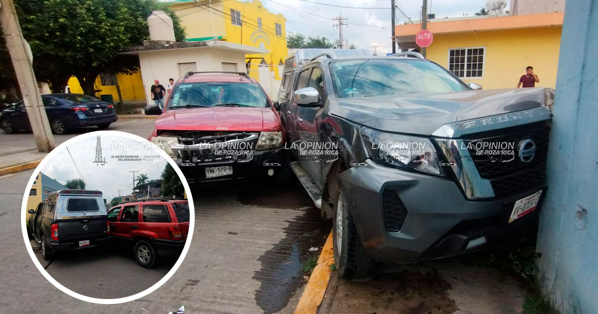 Camioneta queda incrustada en vivienda Camioneta queda incrustada en vivienda