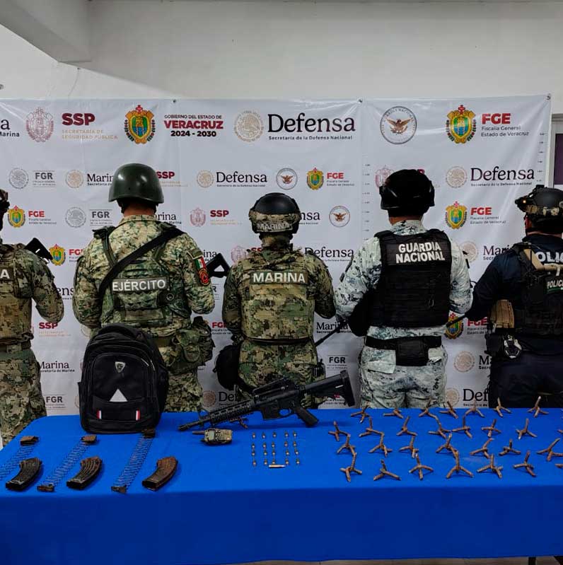Aseguran armas, equipo y vehículo en Tuxpan