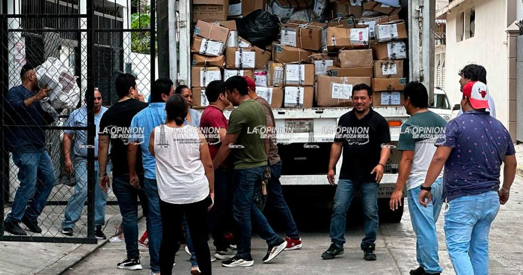 Vacían bodegas de sede distrital del INE