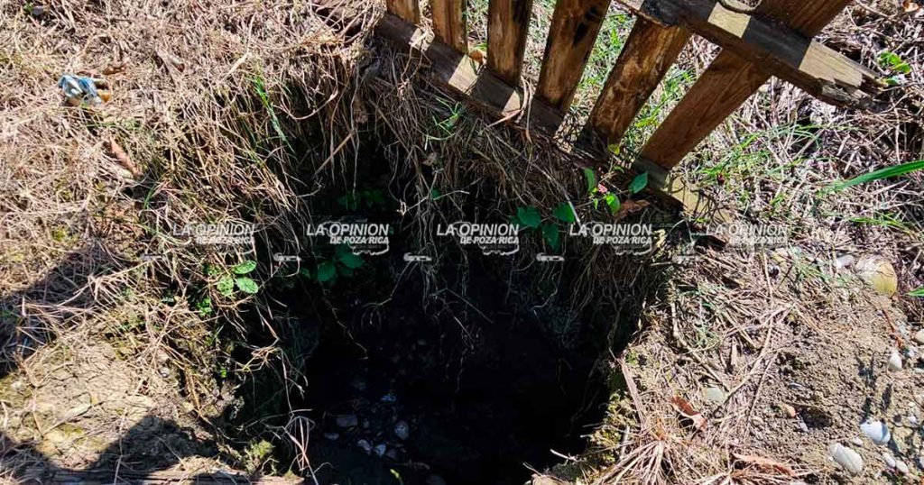 Drenaje roto provoca tres socavones en la colonia Anáhuac