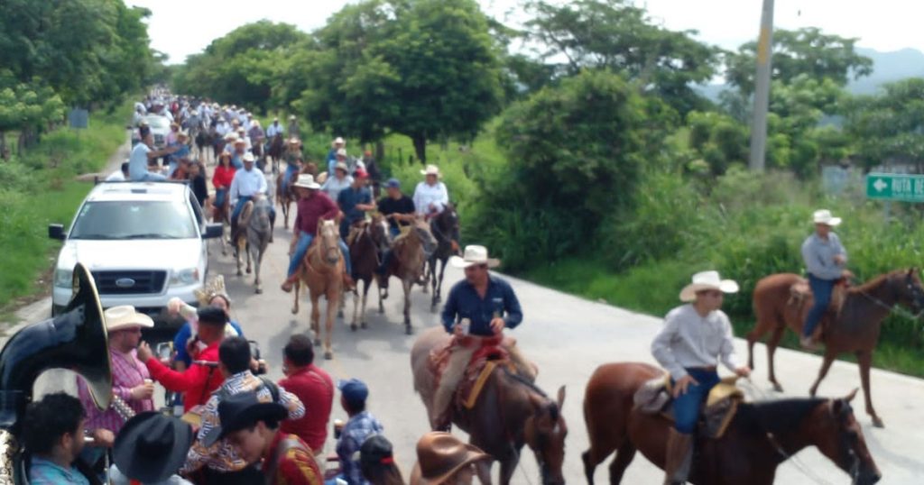Jinetes de Dragones de Veracruz, listos para las cabalgatas de marzo