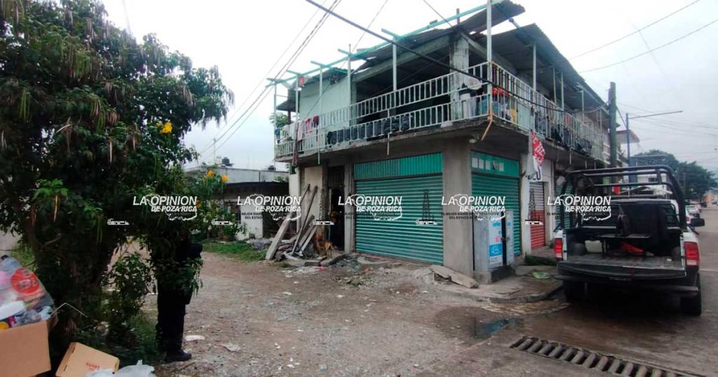 Problemas de pareja movilizan a la Policía Problemas de pareja movilizan a la Policía