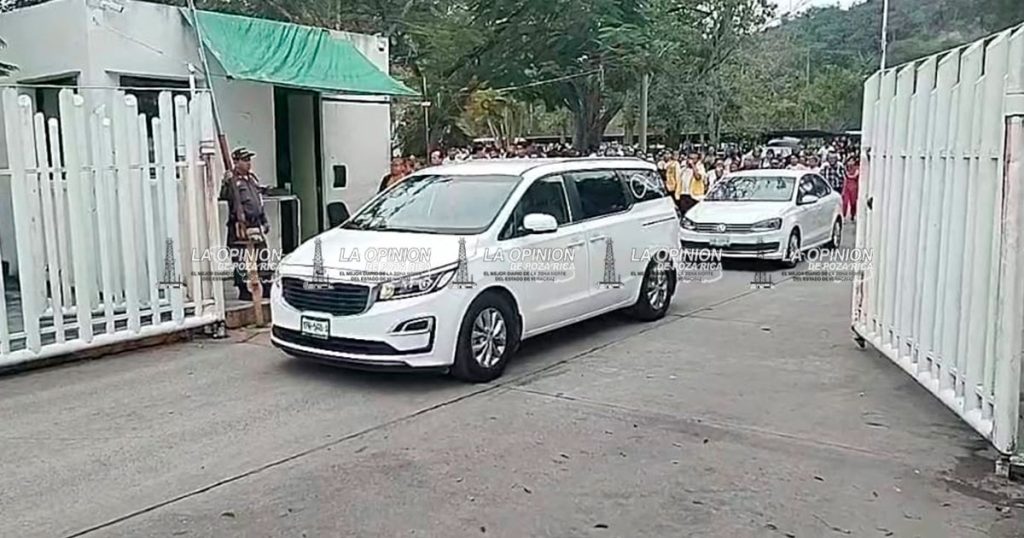 “Dr. Salatiel Cruz Vidal, favor de reportarse a la clínica de colposcopía”
