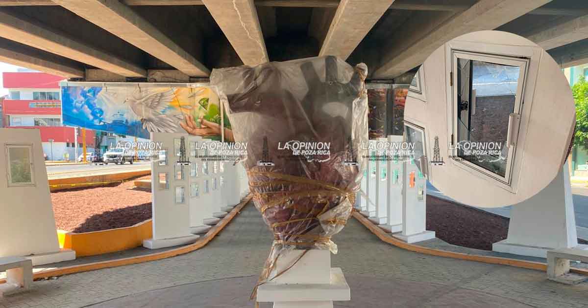 Causan destrozos al Memorial de Personas Desaparecidas.
