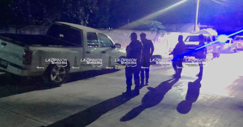 Pipa choca contra unidad estacionada