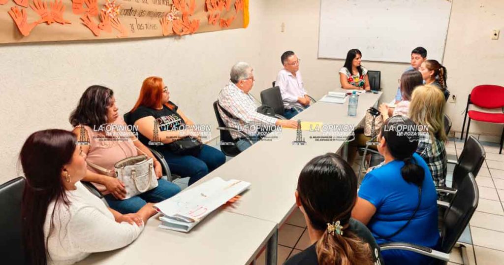 Toman la telesecundaria 5 de Mayo de la Parcela 14 Toman la telesecundaria 5 de Mayo de la Parcela 14