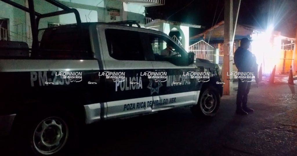 Movilización policiaca en Poza Rica por posible artefacto explosivo
