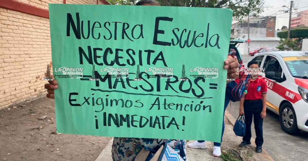 No hubo arreglo con SEV y la “México” sigue en poder de los padres No hubo arreglo con SEV y la “México” sigue en poder de los padres