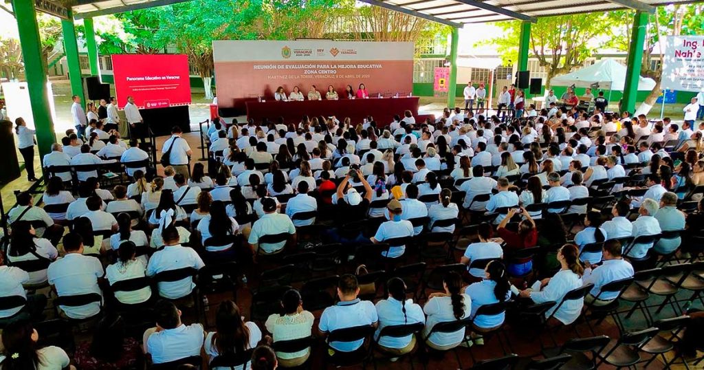 Gobernadora garantiza presencia de docentes en todas las escuelas