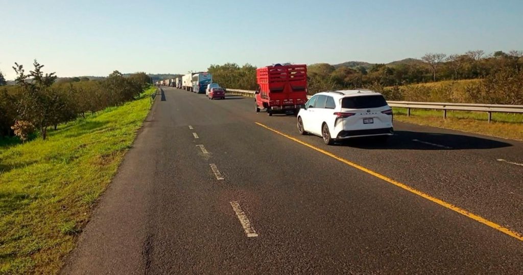 ¡Se le riega la tubería!