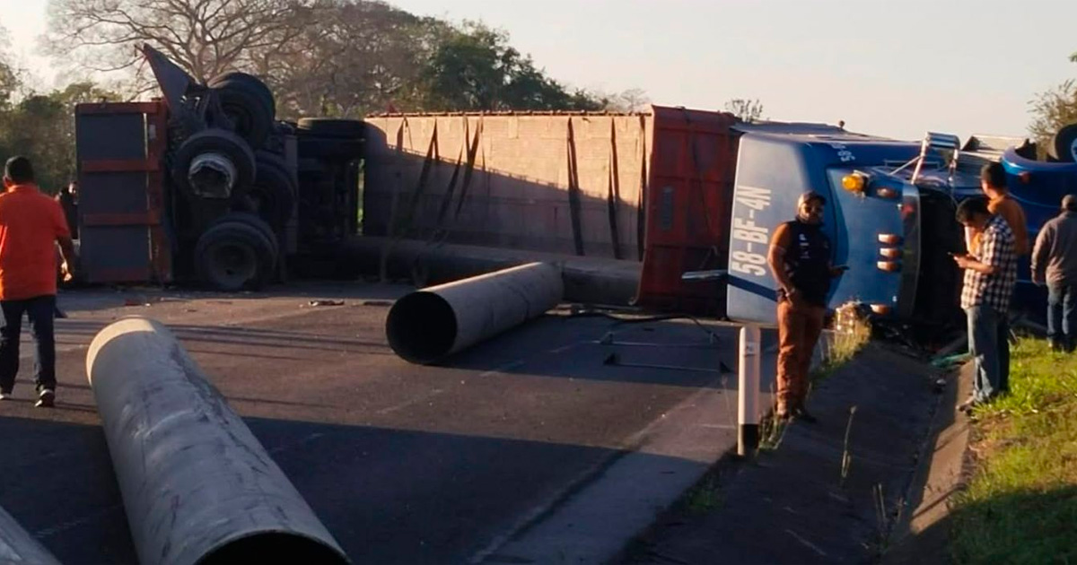 ¡Se le riega la tubería! ¡Se le riega la tubería!