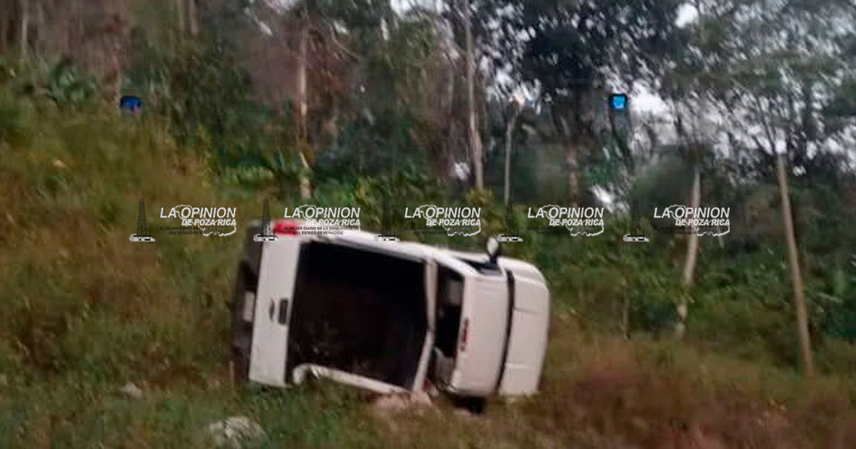 Fallece matrimonio al caer a barranco Fallece matrimonio al caer a barranco