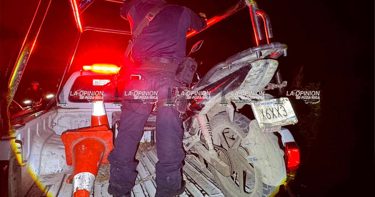 Se mata motociclista al chocar contra poste Se mata motociclista al chocar contra poste