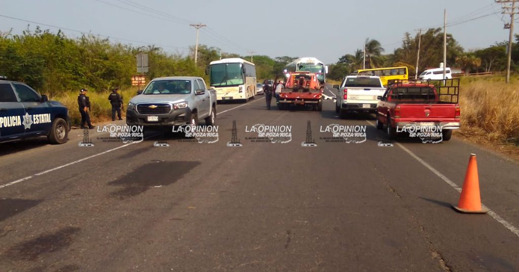 Se estrella AU con transporte pollero en Medellín de Bravo