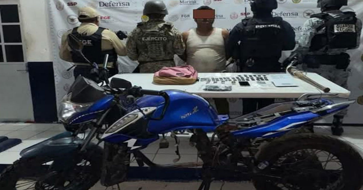 ¡Cae con cristal y moto robada en Acayucan! ¡Cae con cristal y moto robada en Acayucan!