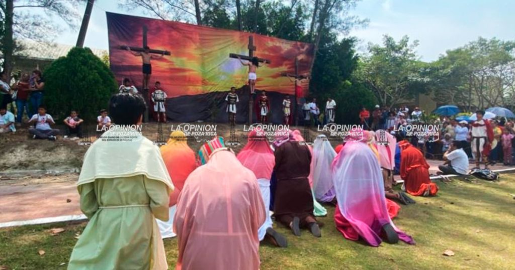 Reviven el drama del Gólgota, con impresionante viacrucis