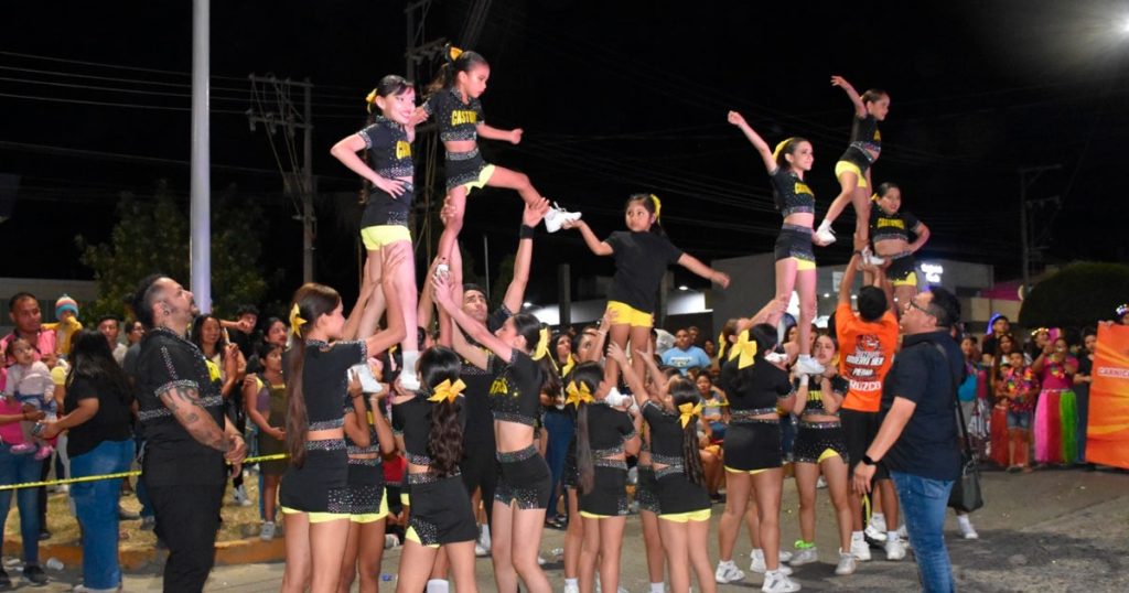 Alegría desbordante en Carnaval Tihuatlán 2025