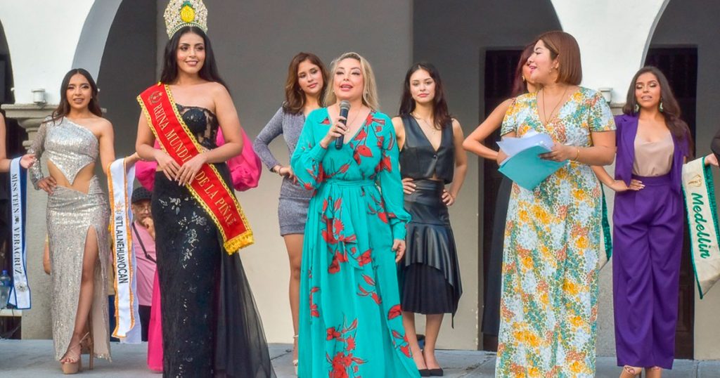 Finalistas de Miss Earth Veracruz modelan ropa de diseñadora xalapeña