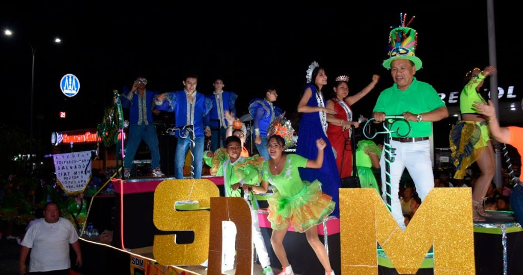 Alegría desbordante en Carnaval Tihuatlán 2025