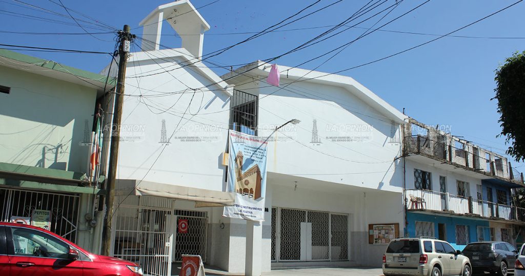 Alistan misa por el Domingo de Ramos