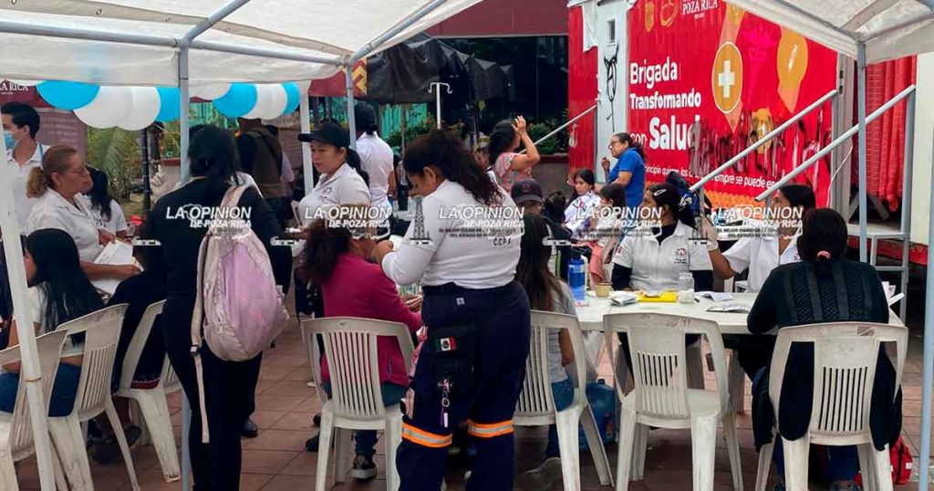 Familias de varias colonias aprovechan los servicios gratuitos de salud Familias de varias colonias aprovechan los servicios gratuitos de salud